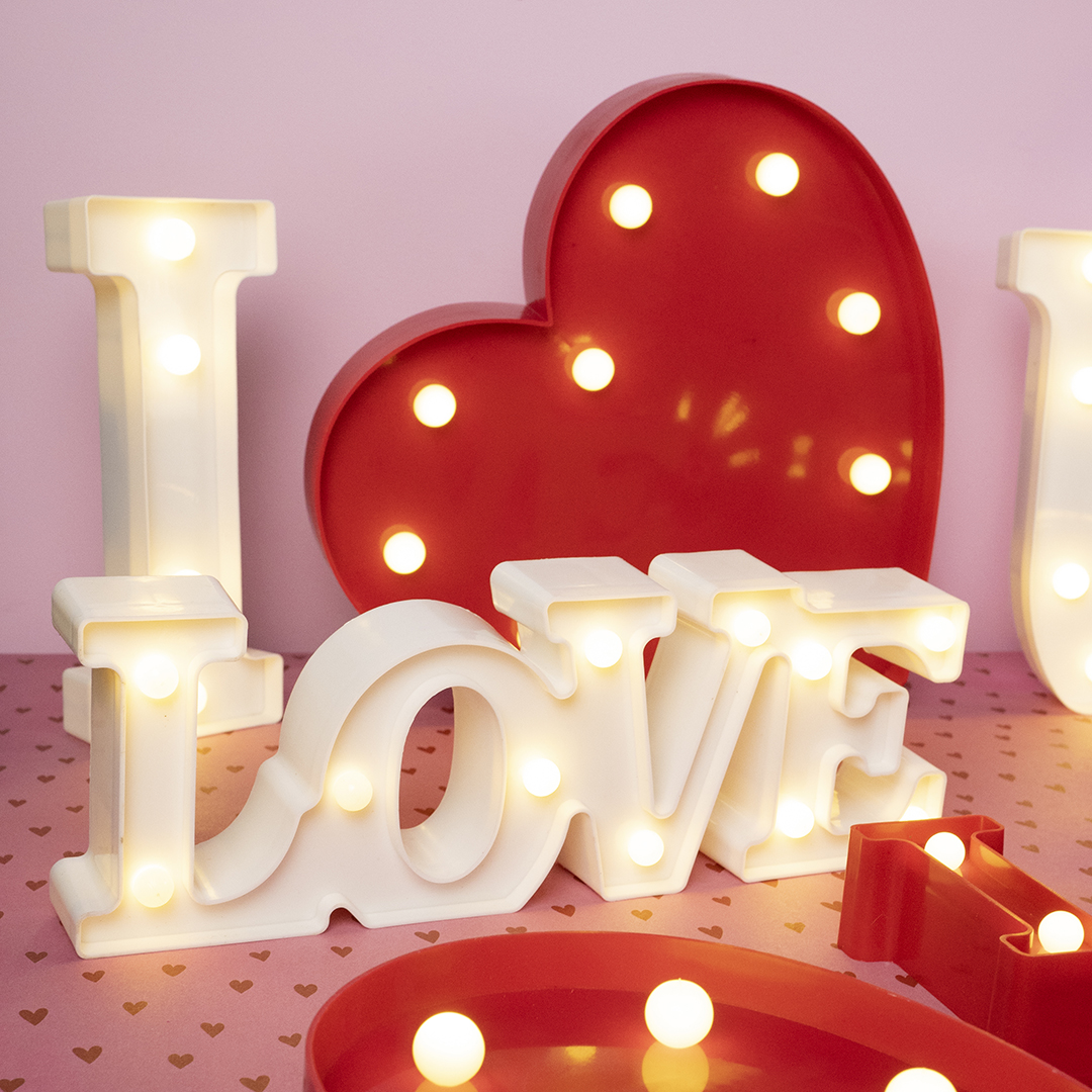 Световая фигура Love, цельная, 10*30 см. Белый, 1 шт.