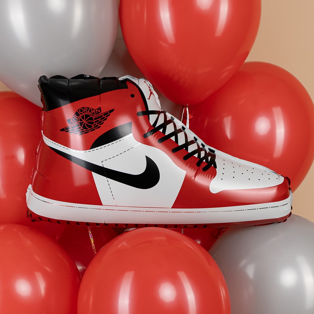 Шар (24''/61 см) Фигура, Спортивные кеды, Красный, 1 шт.